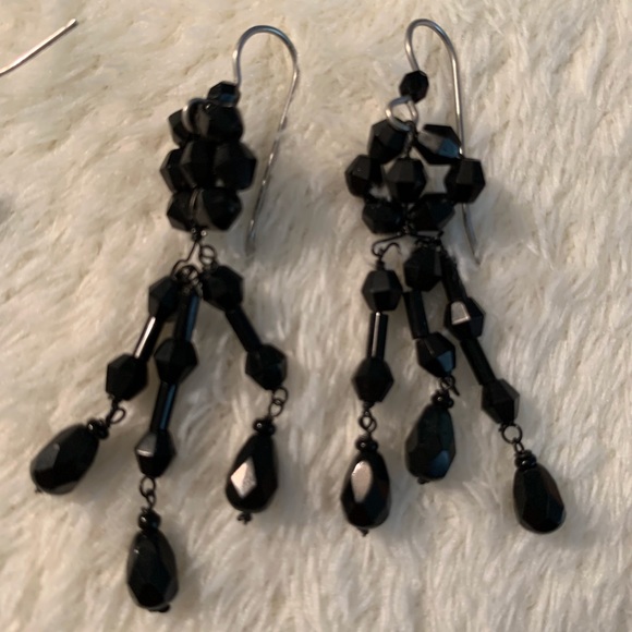 Four sets of earrings - Picture 4 of 12